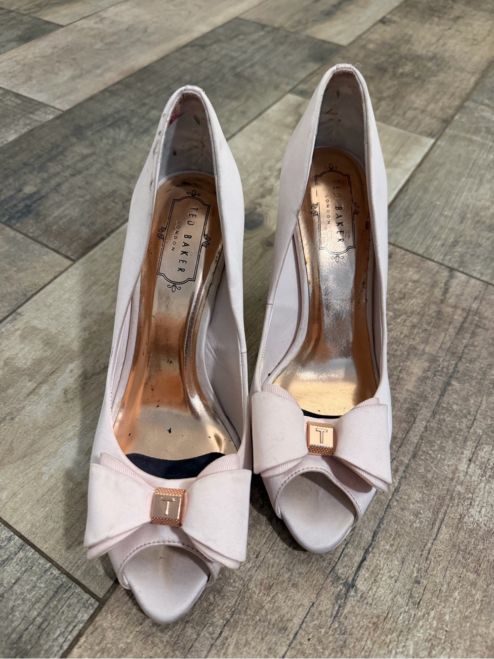 Ted Baker Blush Peep-Toe Heels with Decorative Bow Gold Scuffing